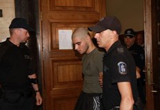 109 души пуснати под домашен арест носят проследяващо устройство на