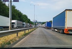 Времето за гранична проверка на един камион се удължаваАко Румъния