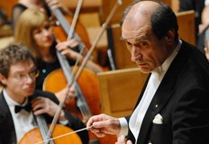 Маестро Емил Табаков и оркестърът на Русенската опера ще изнесат