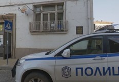 Телата на трима млади мъже бяха открити в изгорял автомобил