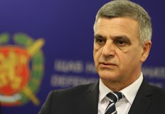 То е в отговор на решението на Нидерландия да блокира