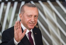 Присъдата на Екрем Имамоглу след политически обвинения за клевета предизвика