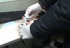 В домовете и автомобилите на заподозрените са открити около 20