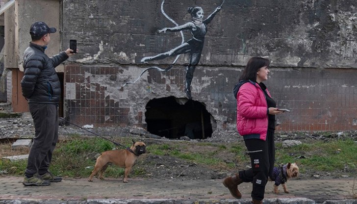 Полицията в киевското предградие Хостомел е арестувала група от осем души за кражбата Полицията в киевското предградие Хостомел е арестувала група от осем души за кражбата