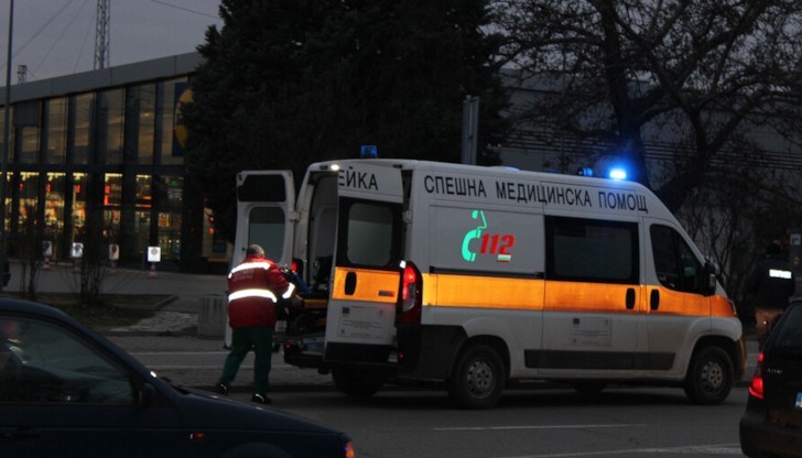 Пострадалата е с вероятна фрактура на ръката и натъртвания Пострадалата е с вероятна фрактура на ръката и натъртвания