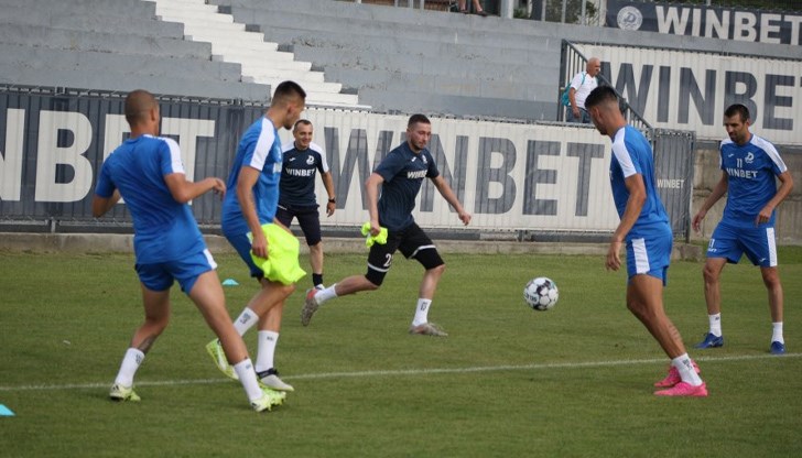 Очаква се да бъдат привлечени поне четирима нови играчи