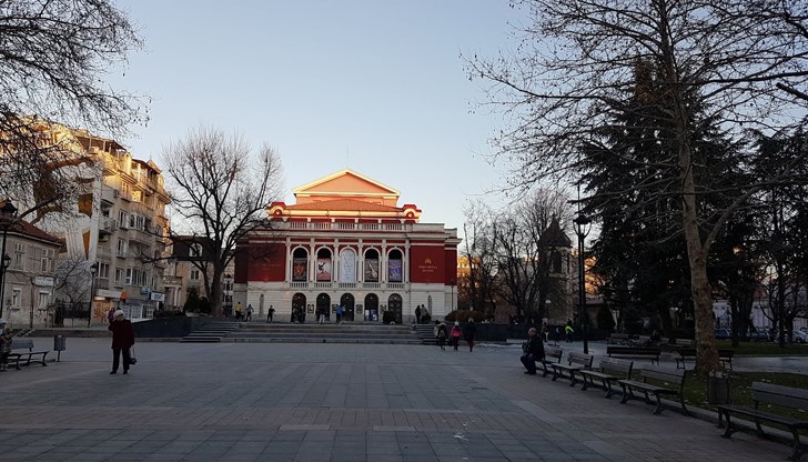 Времето отново ще е топло за края на декември - с максимална температура за Русе около 11°