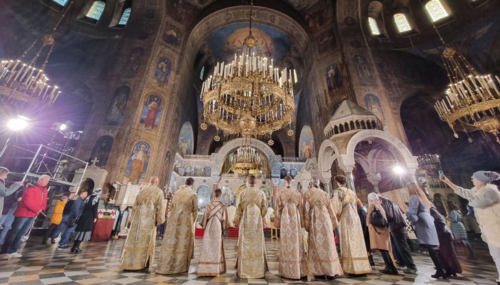 Литургията бе отслужена от Мелнишкия епископ Герасим и Белоградчишкия епископ Поликарп