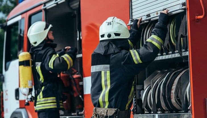 През почивните дни екипите на пожарната са реагирали на 6 сигнала - 4 в събота и 2 в неделния ден