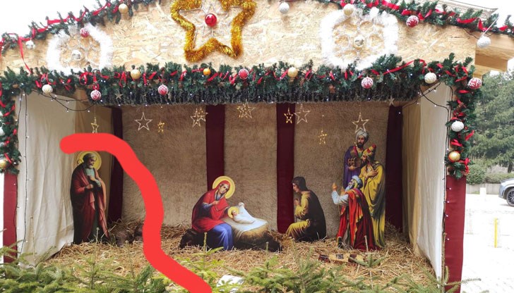 Липсва фигурата на агне, а тази на Йосиф е изкъртена