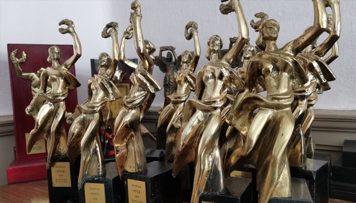 При Наградата "Русе" отпадат паричните премии и драстично се намаляват категориите - от 15 на 8 При Наградата "Русе" отпадат паричните премии и драстично се намаляват категориите - от 15 на 8