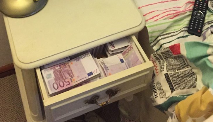 500-евровките ги наричат "бин ладенки". Парите на престъпния свят, големите рушвети и тероризма. 500-евровките ги наричат "бин ладенки". Парите на престъпния свят, големите рушвети и тероризма.