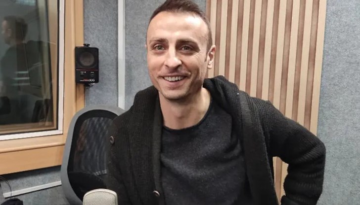 За него футболът е метафора за самия живот и затова човек трябва да бъде хитър, интелигентен и да следи играта, за да бъде успешен За него футболът е метафора за самия живот и затова човек трябва да бъде хитър, интелигентен и да следи играта, за да бъде успешен