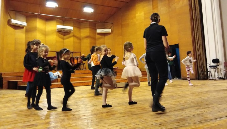 Представлението е на 23 декември, петък, от 19:00 часа в зала Филхармония