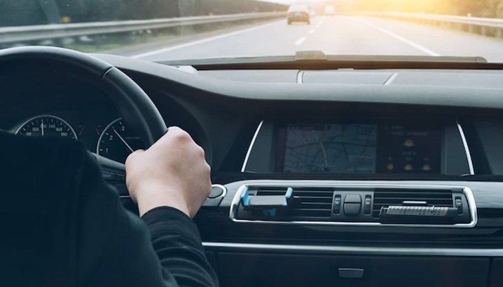 Движението временно се осъществяваше двупосочно в една лента поради катастрофа