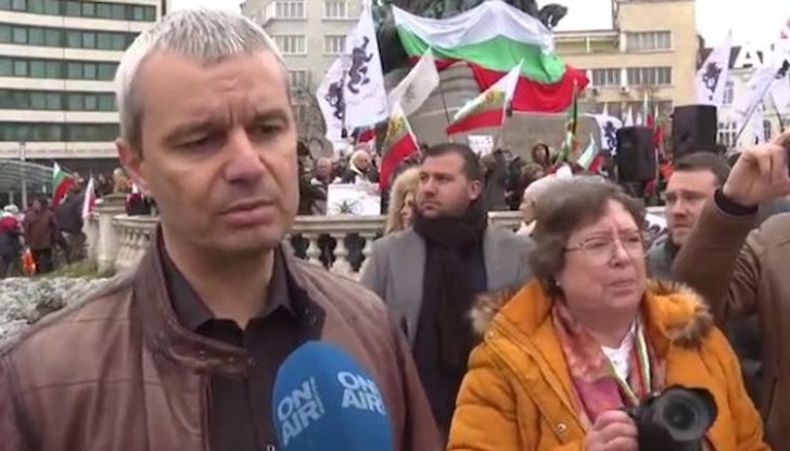 Протестиращи целиха с яйца представителството на Европейската комисия в София