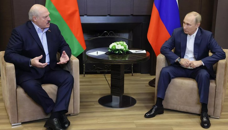 Беларус е длъжна на Русия, след като войските на Путин бяха извикани да потушат поредица от масови политически демонстрации през 2020 година