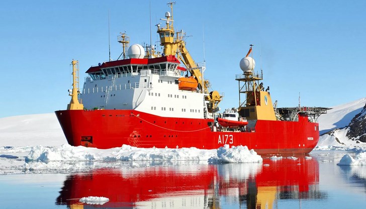 Базата в Антарктида бе затрупана от обилен снеговалеж Базата в Антарктида бе затрупана от обилен снеговалеж