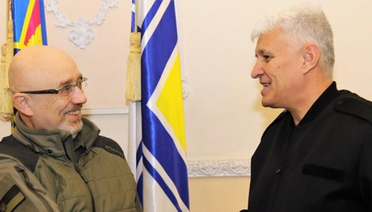 Предстои България да предостави на Украйна безвъзмездно въоръжение, техника и боеприпаси