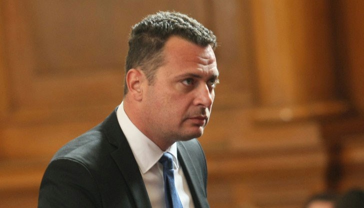 Служебното правителство орязва социални придобивки, заяви председателят на ПГ на БСП Служебното правителство орязва социални придобивки, заяви председателят на ПГ на БСП