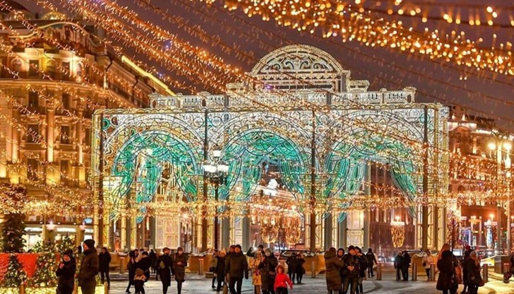 Калоян Борисов публикува снимки от празничната украса на руската столица