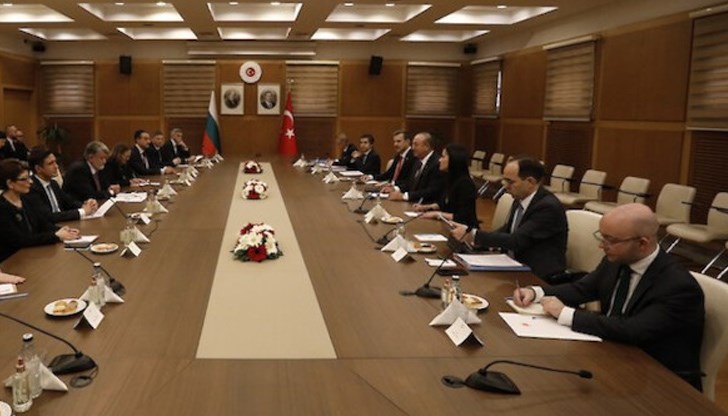 Инцидентът на границата, при който загина български полицай, беше обсъден на среща между Вежди Рашидов и турския външен министър