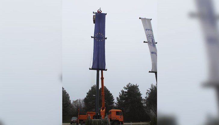 Устройството вече е монтирано на един от пилоните, намиращи се под Телевизионната кула
