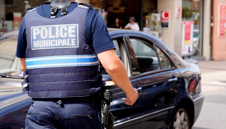 Заподозреният стрелец е на около 60 години и е бил арестуван Заподозреният стрелец е на около 60 години и е бил арестуван