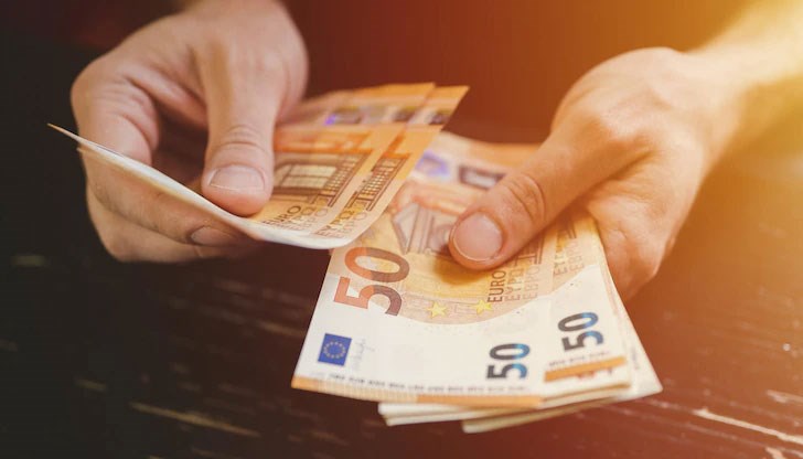 Очаква се мярката да засегне около 40 000 работници Очаква се мярката да засегне около 40 000 работници