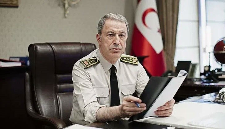 Предотвратила е над 256 000 опита за незаконно преминаване на границите й, заяви турският министър на отбраната Предотвратила е над 256 000 опита за незаконно преминаване на границите й, заяви турският министър на отбраната