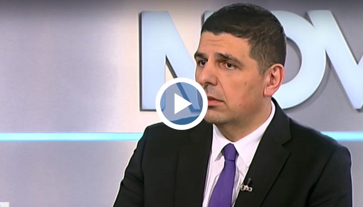 Хората очакват от нас какви реформи ще направим за влизането в Шенген и Еврозоната, какъв механизъм за контрол на главния прокурор ще разработим, уточни Мирчев