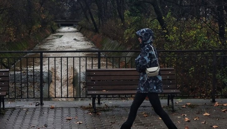 В неделя и понеделник вятърът ще остане слаб от североизток, а облачността - значителна В неделя и понеделник вятърът ще остане слаб от североизток, а облачността - значителна