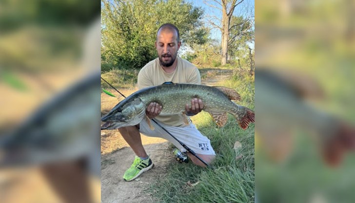 Стефан Димитров е успял да провокира хищническия инстинкт на рибата дори в студено време