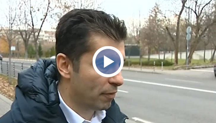 ГЕРБ, ДПС и БСП решиха да отидат на следващите избори с хартиена бюлетина, защото вярват, че са царе в машинациите, подчерта бившият премиер