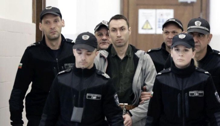 В момента 6-годишното момиченце се отглежда от брата на жертвата