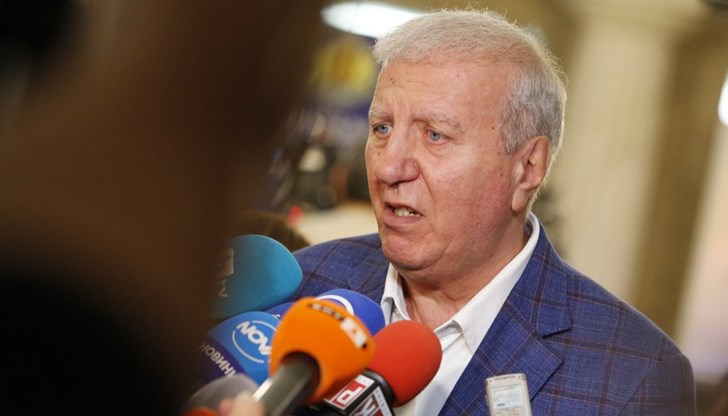 Догодина ние ще имаме най-големия дефицит в последните години, добави той Догодина ние ще имаме най-големия дефицит в последните години, добави той