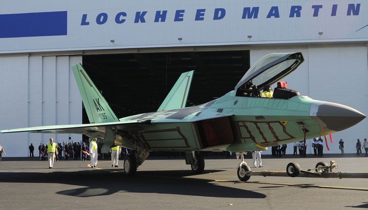Всички български изтребители ще бъдат произведени в завода в Грийнвил, Южна Каролина, допълват от компанията