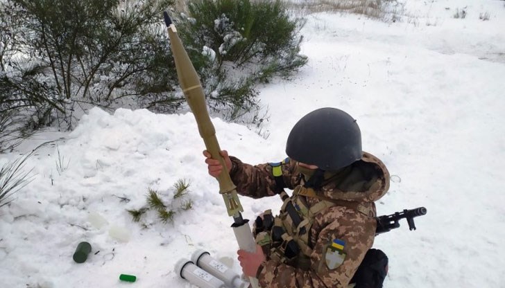 Противотанкови гранатомети вече са изпратени на Силите за териториална отбрана на Украйна