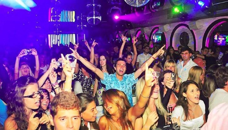 Призивът към студентите е да празнуват разумно, да шофират трезви и да не нарушават обществения ред