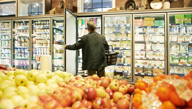 Българинът работи един час за половин килограм сирене