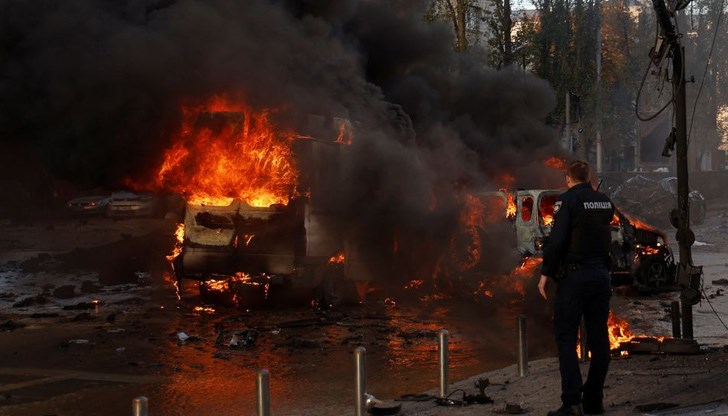 Ракетната атака е една от най-големите на Русия срещу Украйна от началото на войната Ракетната атака е една от най-големите на Русия срещу Украйна от началото на войната