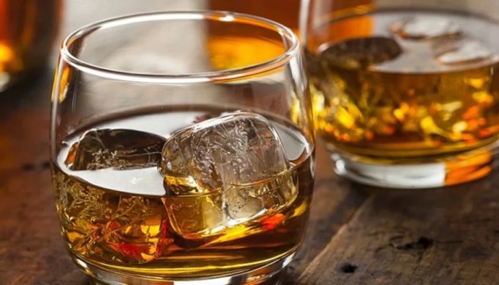 Полицията задържа над 100 души във връзка с незаконно производство и продажба на алкохол през последните три дни