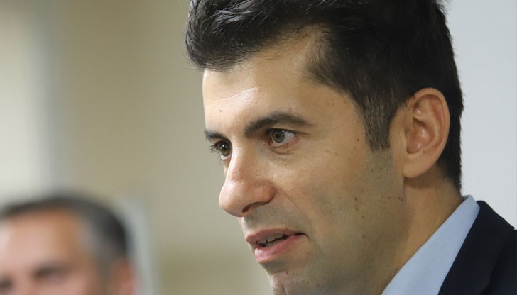 Няма как да предложим нещо, като първата гаранция я хвърлят в боклука като невалидна бюлетина, заяви Кирил Петков