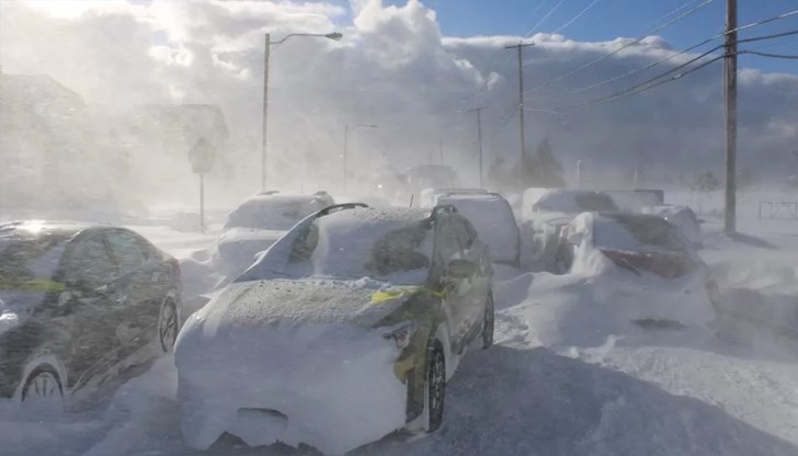 В щата беше обявено извънредно положение преди няколко дни, но бурята блокира работата на спасителите В щата беше обявено извънредно положение преди няколко дни, но бурята блокира работата на спасителите