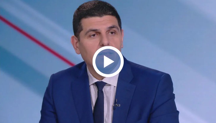 Българската държава държи златната акция в тази рафинерия, защото е стратегически обект, а в годините тя не е била ползвана, допълни Мирчев