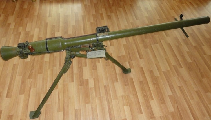 Взривът е пробил пода и тавана на помещението /Снимката е илюстративна/ Взривът е пробил пода и тавана на помещението /Снимката е илюстративна/