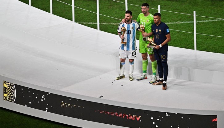 Толкова величествено награждаване. Тръпки те побиват, сподели президентът на Българската федерация по художествена гимнастика Толкова величествено награждаване. Тръпки те побиват, сподели президентът на Българската федерация по художествена гимнастика