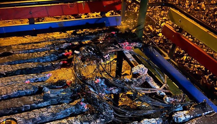 Беседка в квартал "Здравец" в Русе е обгорена цялата