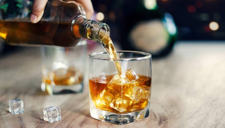 Най-мощен махмурлук сред популярните алкохолни напитки предизвиква уискито