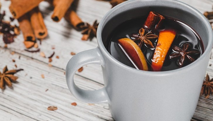 Не пропускайте да си приготвите домашно греяно вино по коледните празници Не пропускайте да си приготвите домашно греяно вино по коледните празници